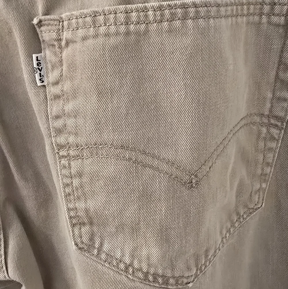 Levis Men's Tan/Taupe Straight-Leg Jeans, 36 Waist/34 Inseam (1105) - Picture 3 of 7
